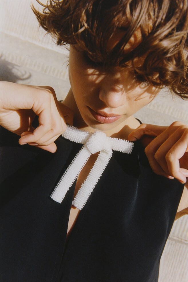 Платье с бантом H&M, черный
Платье с бантом H&M, черный