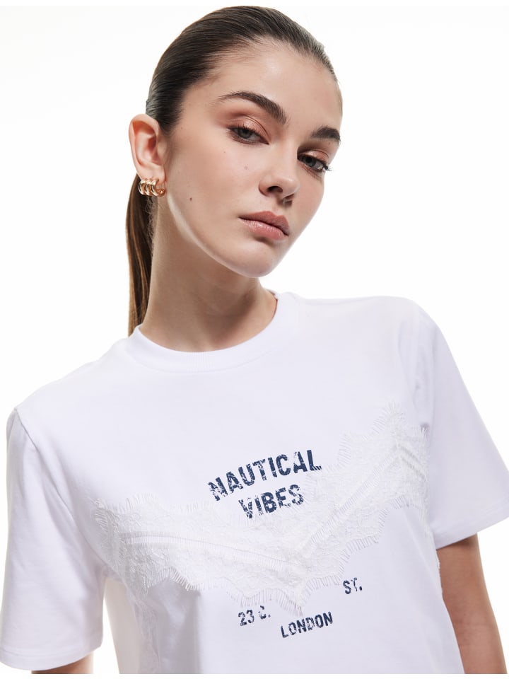 Футболка СС белого цвета KOTON
Футболка СС белого цвета KOTON