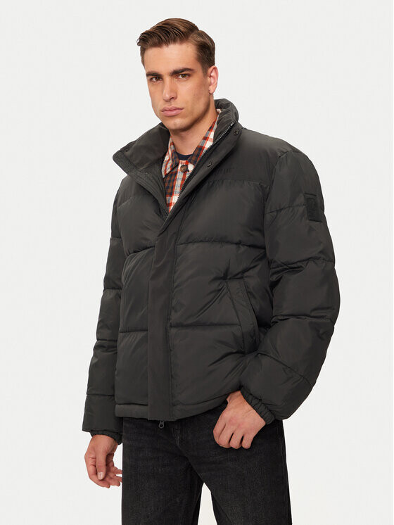 Пуховик стандартного кроя Mustang, черный
Пуховик стандартного кроя Mustang, черный