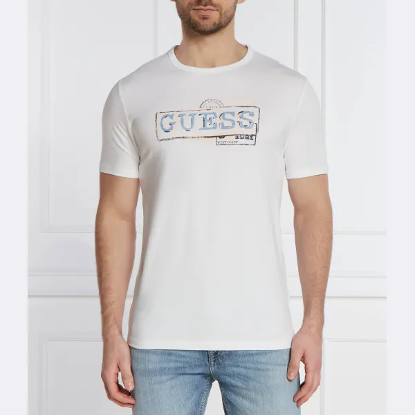Облегающая футболка Guess, белый 
Облегающая футболка Guess, белый