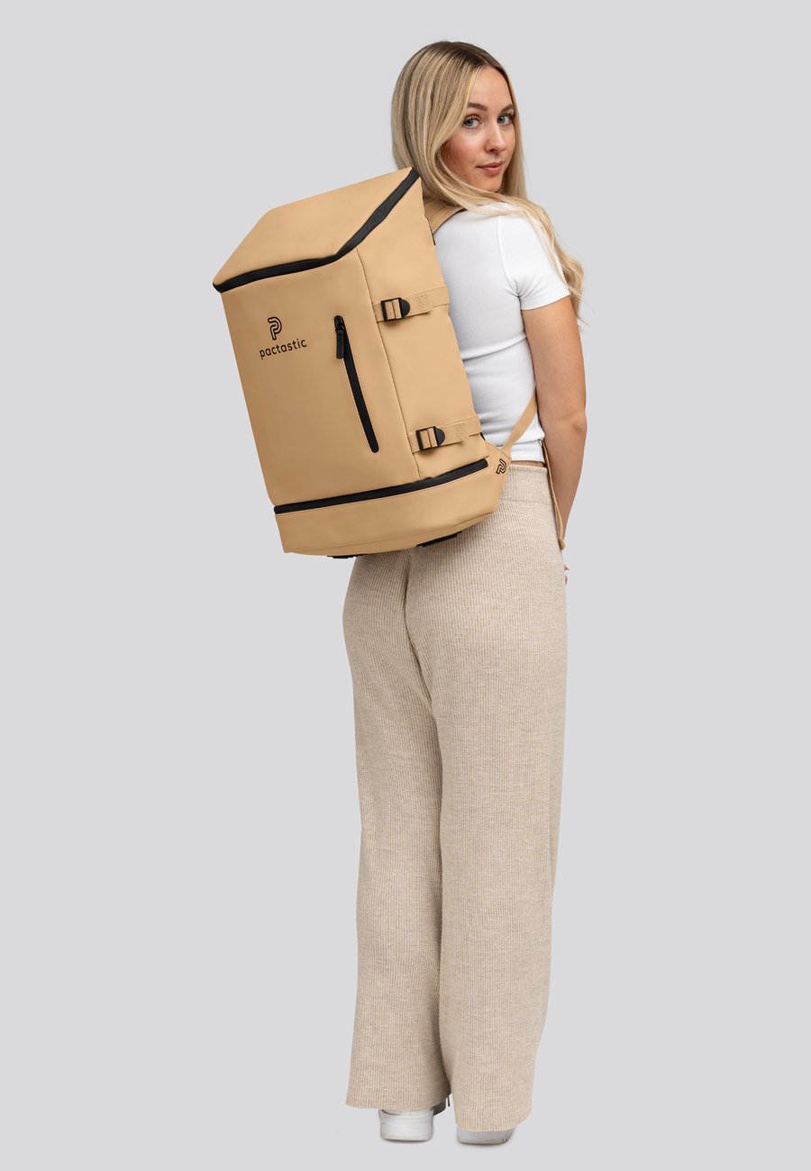 Рюкзак Pactastic Rucksack, Beige
Рюкзак Pactastic Rucksack, Beige