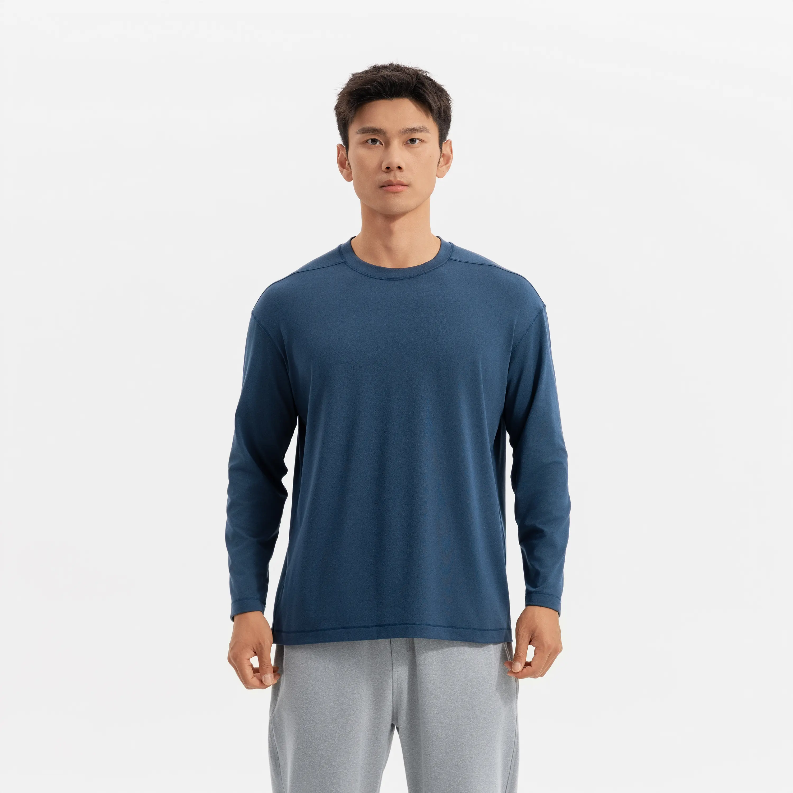 Мужская мягкая тренировочная футболка с длинным рукавом Domyos - серо-голубой
Мужская мягкая тренировочная футболка с длинным рукавом Domyos - серо-голубой