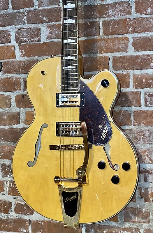 Электрогитара 2023 Gretsch G2410TG Streamliner Hollow Body With Bigsby Village Amber, Support Indie Music Shops !
Электрогитара 2023 Gretsch G2410TG Streamliner Hollow Body With Bigsby Village Amber, Support Indie Music Shops !