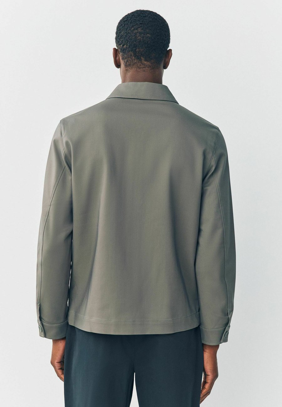 Куртка Next REGULAR FIT-SMART TECHNICAL , Khaki Green/Khaki
Куртка Next REGULAR FIT-SMART TECHNICAL , Khaki Green/Khaki
