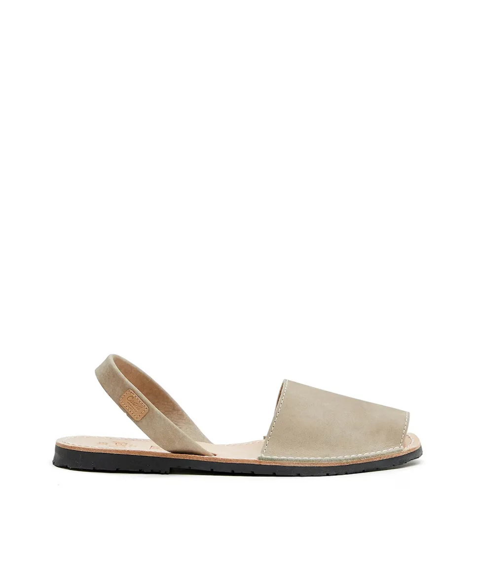 Мужские кожаные мужские сандалии с кожаной стелькой CASTELL MENORCA, бежевый
Мужские кожаные мужские сандалии с кожаной стелькой CASTELL MENORCA, бежевый