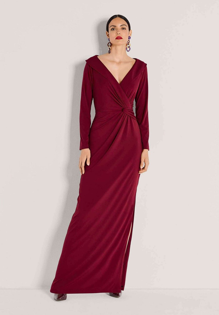 Платье MADELEINE Maxi dress, Ruby Red/Red
Платье MADELEINE Maxi dress, Ruby Red/Red