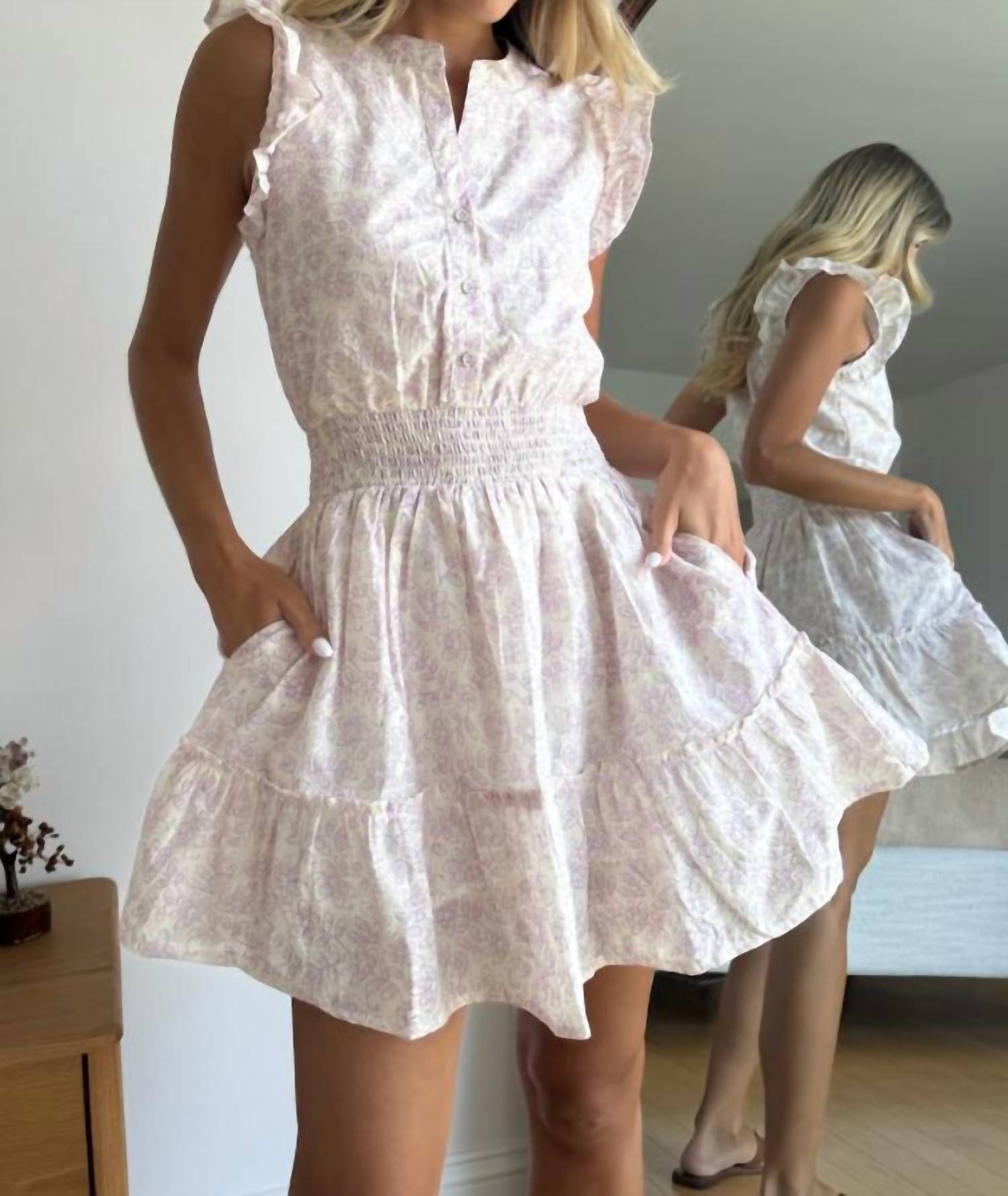 Мини-платье с рукавами-фонариками в сиреневом цветочном принте Mint
Мини-платье с рукавами-фонариками в сиреневом цветочном принте Mint