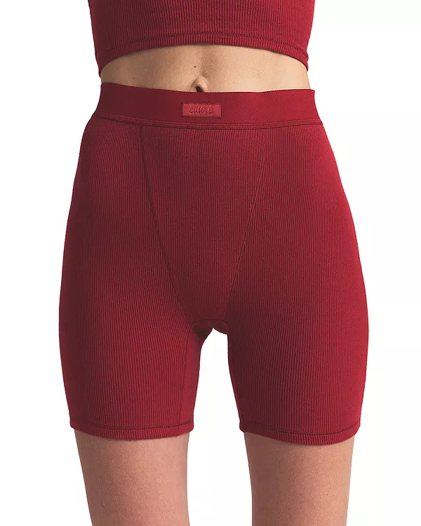 Хлопковые боксерские шорты в рубчик Skims, красный
Хлопковые боксерские шорты в рубчик Skims, красный