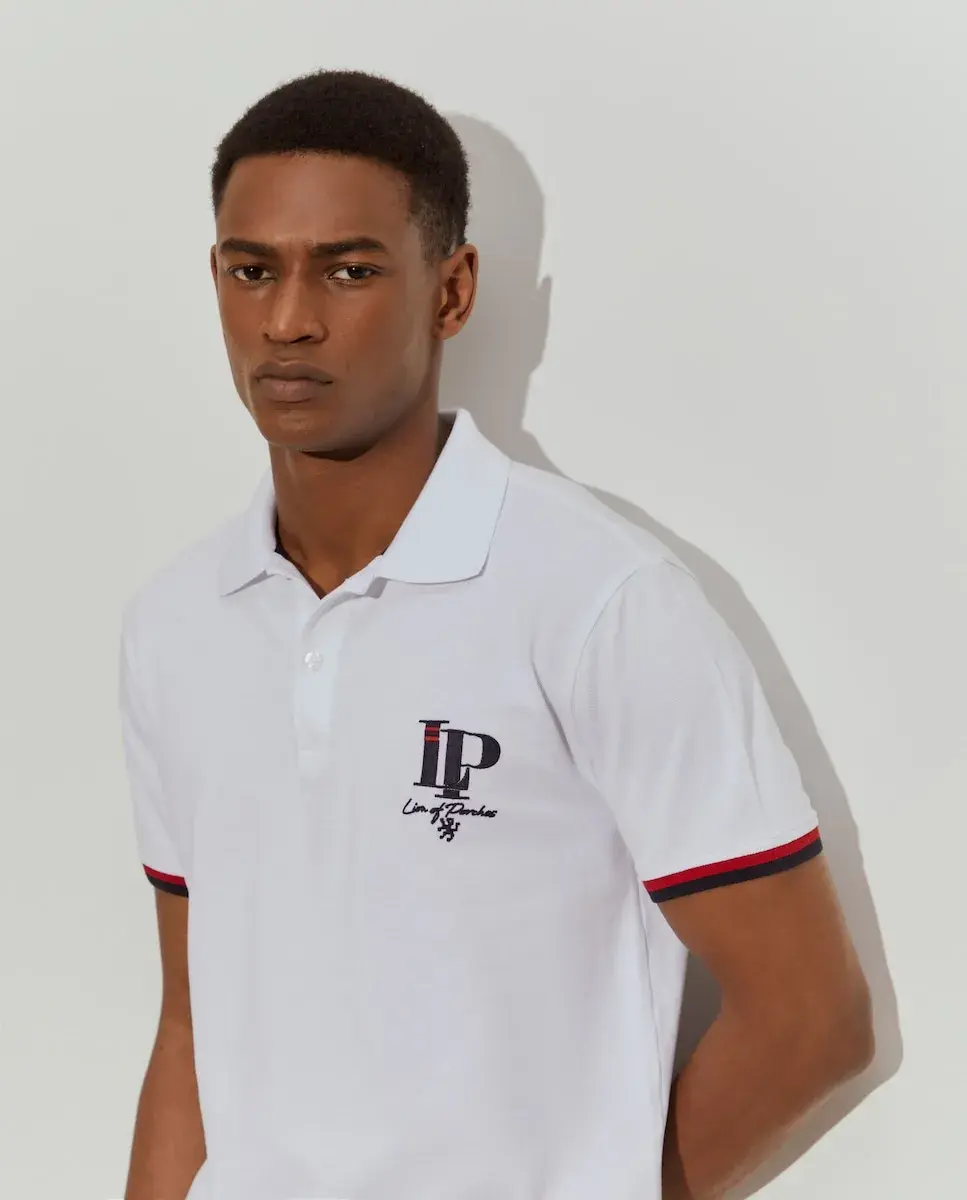 Мужская рубашка поло из пике приталенного кроя - Капсула Equestrian Lion of Porches, белый
Мужская рубашка поло из пике приталенного кроя - Капсула Equestrian Lion of Porches, белый