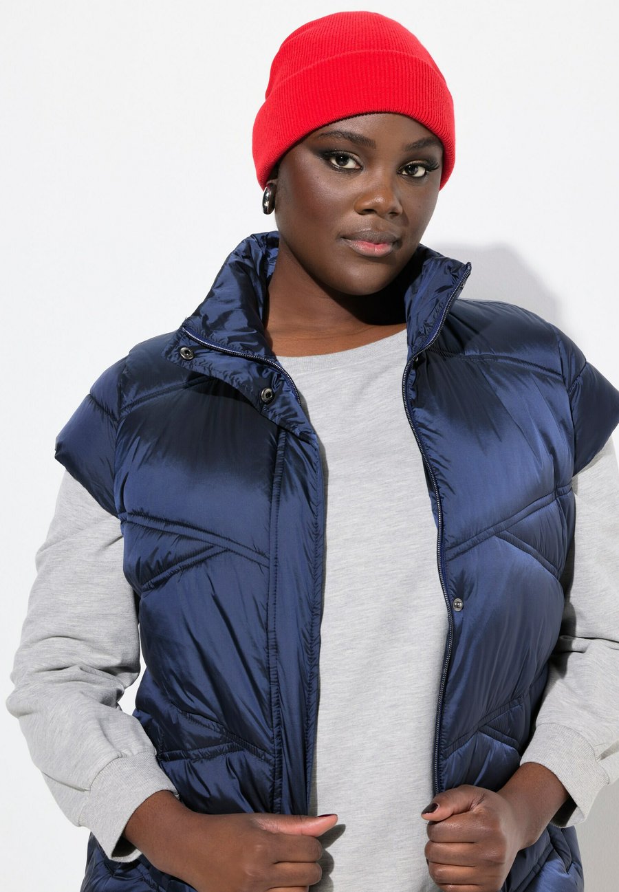 Шапка Ulla Popken Beanie, Neon Red/Red
Шапка Ulla Popken Beanie, Neon Red/Red