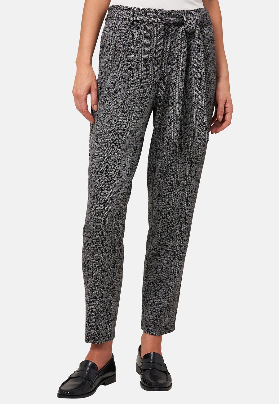 Брюки zero MIT BINDEGÜRTEL , Blackcream/Grey
Брюки zero MIT BINDEGÜRTEL , Blackcream/Grey