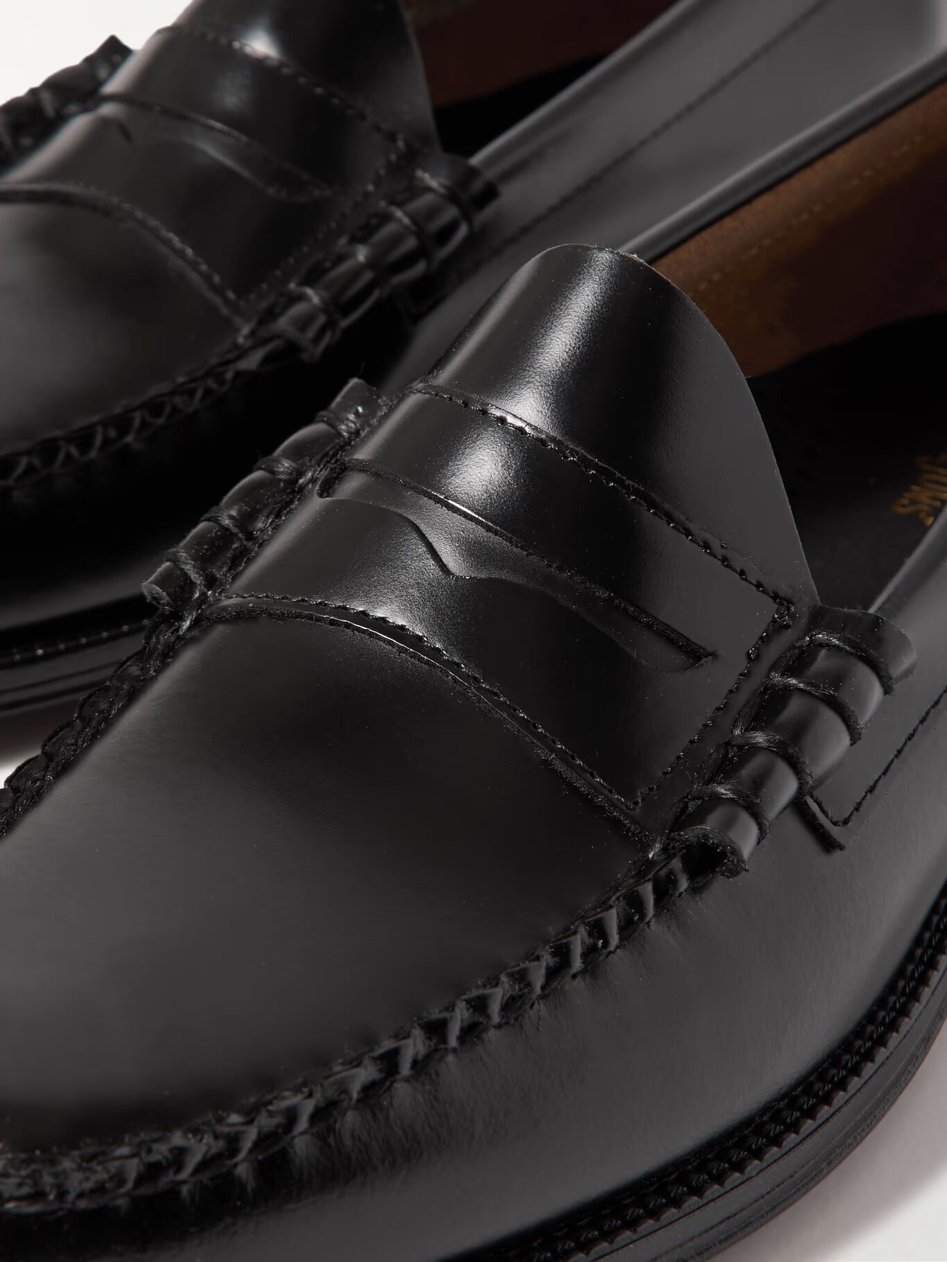 Легкие пенни-лоферы Weejuns Larson из глянцевой кожи G.H. BASS, черный 
Легкие пенни-лоферы Weejuns Larson из глянцевой кожи G.H. BASS, черный