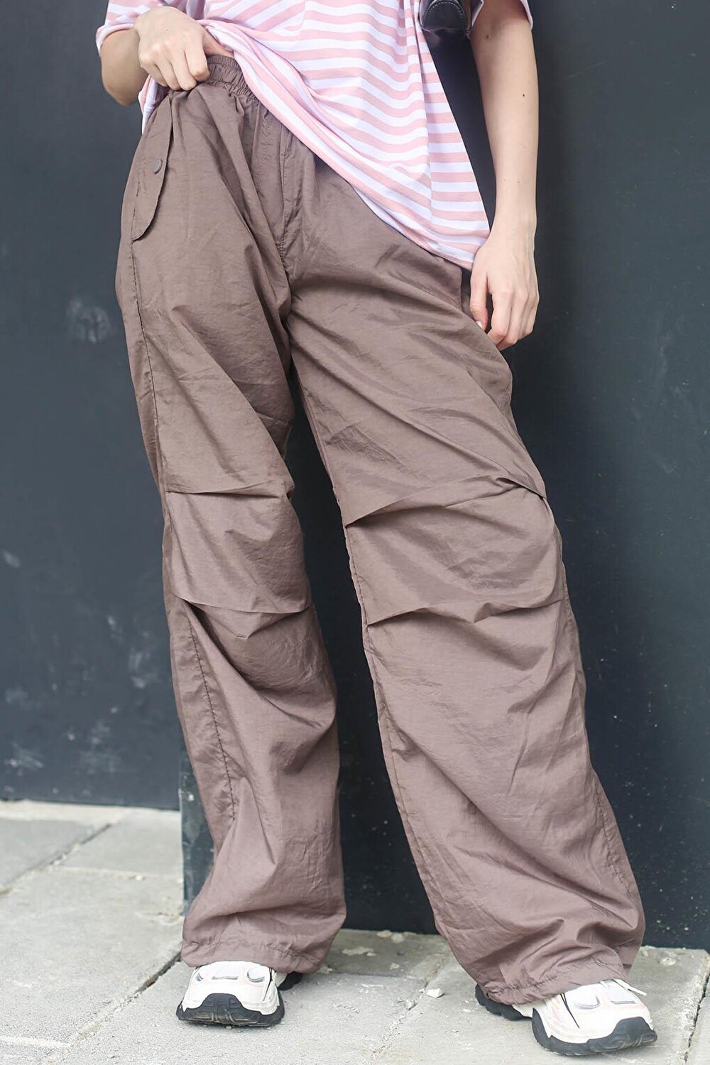 Коричневые женские брюки Parachute Jogger MG1726 MADMEXT, Коричневый, Коричневые женские брюки Parachute Jogger MG1726 MADMEXT
Коричневые женские брюки Parachute Jogger MG1726 MADMEXT, Коричневый, Коричневые женские брюки Parachute Jogger MG1726 MADMEXT