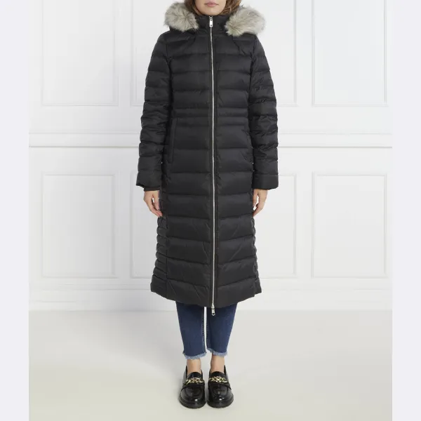 Пуховик Tyra стандартного кроя Tommy Hilfiger, черный
Пуховик Tyra стандартного кроя Tommy Hilfiger, черный