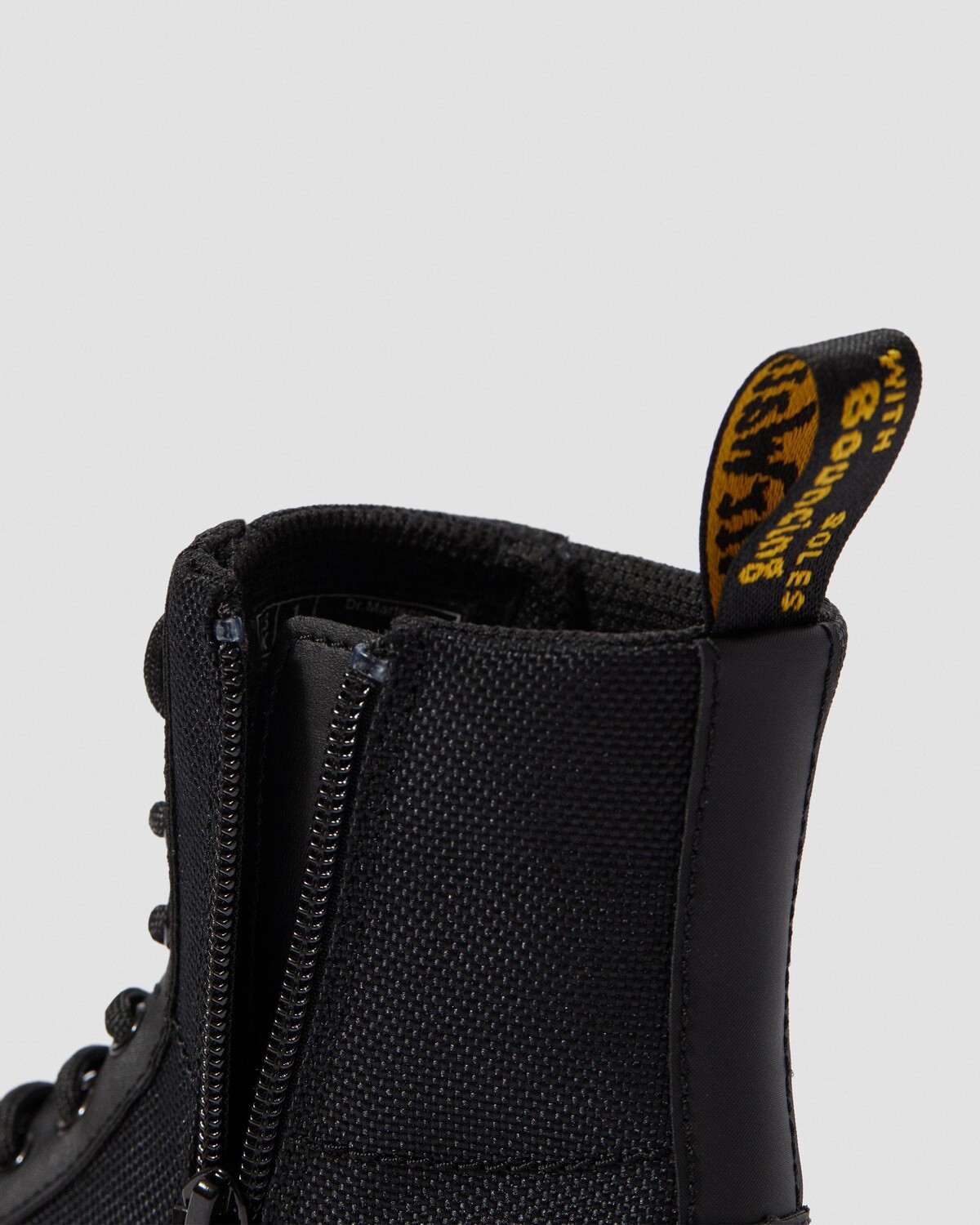 Повседневные ботинки Junior Combs Extra Tough Poly из полиэстера Dr. Martens
Повседневные ботинки Junior Combs Extra Tough Poly из полиэстера Dr. Martens