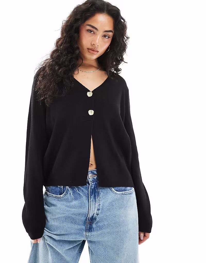 Вязаный кардиган ASOS DESIGN с V-образным вырезом и золотыми пуговицами черного цвета 
Вязаный кардиган ASOS DESIGN с V-образным вырезом и золотыми пуговицами черного цвета
