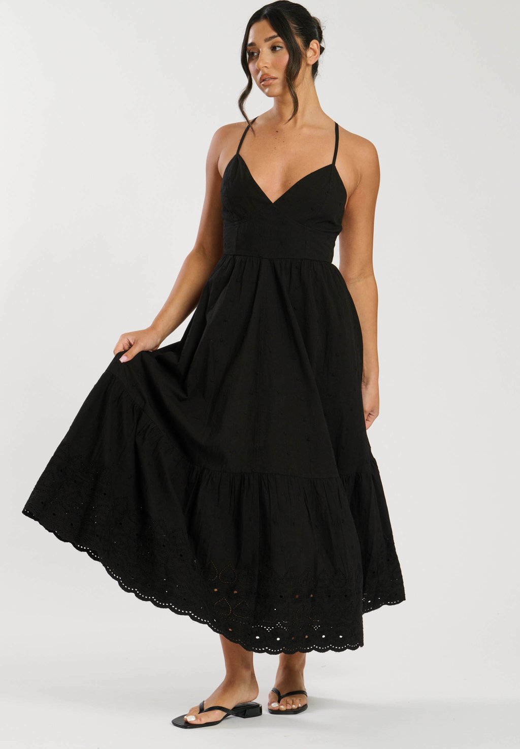 Платье макси DOBBY BRODERIE STRAPPY BACK South Beach, черный
Платье макси DOBBY BRODERIE STRAPPY BACK South Beach, черный