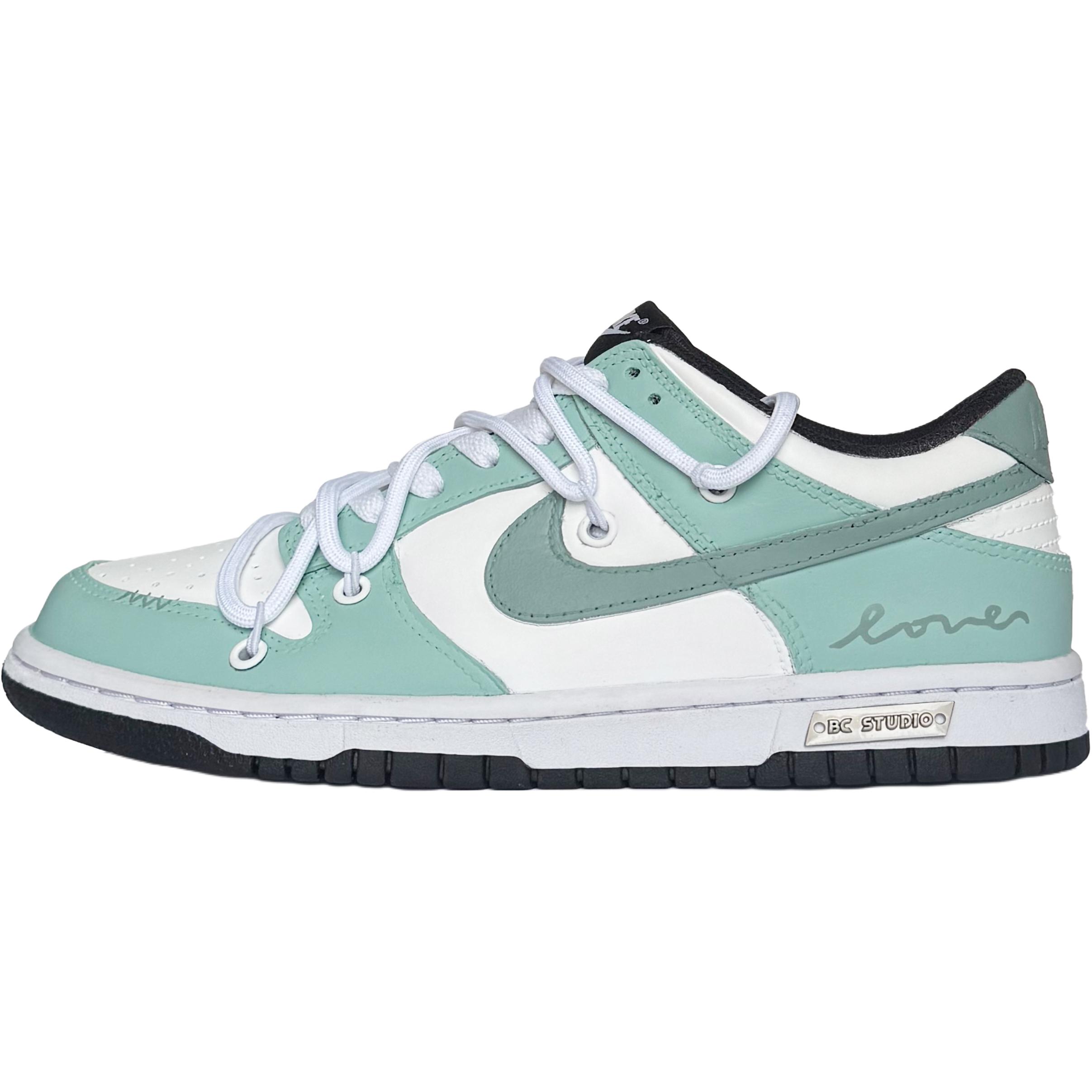 Nike Кроссовки для скейтбординга Dunk "Black" с низким верхом для детей и подростков
Nike Кроссовки для скейтбординга Dunk "Black" с низким верхом для детей и подростков