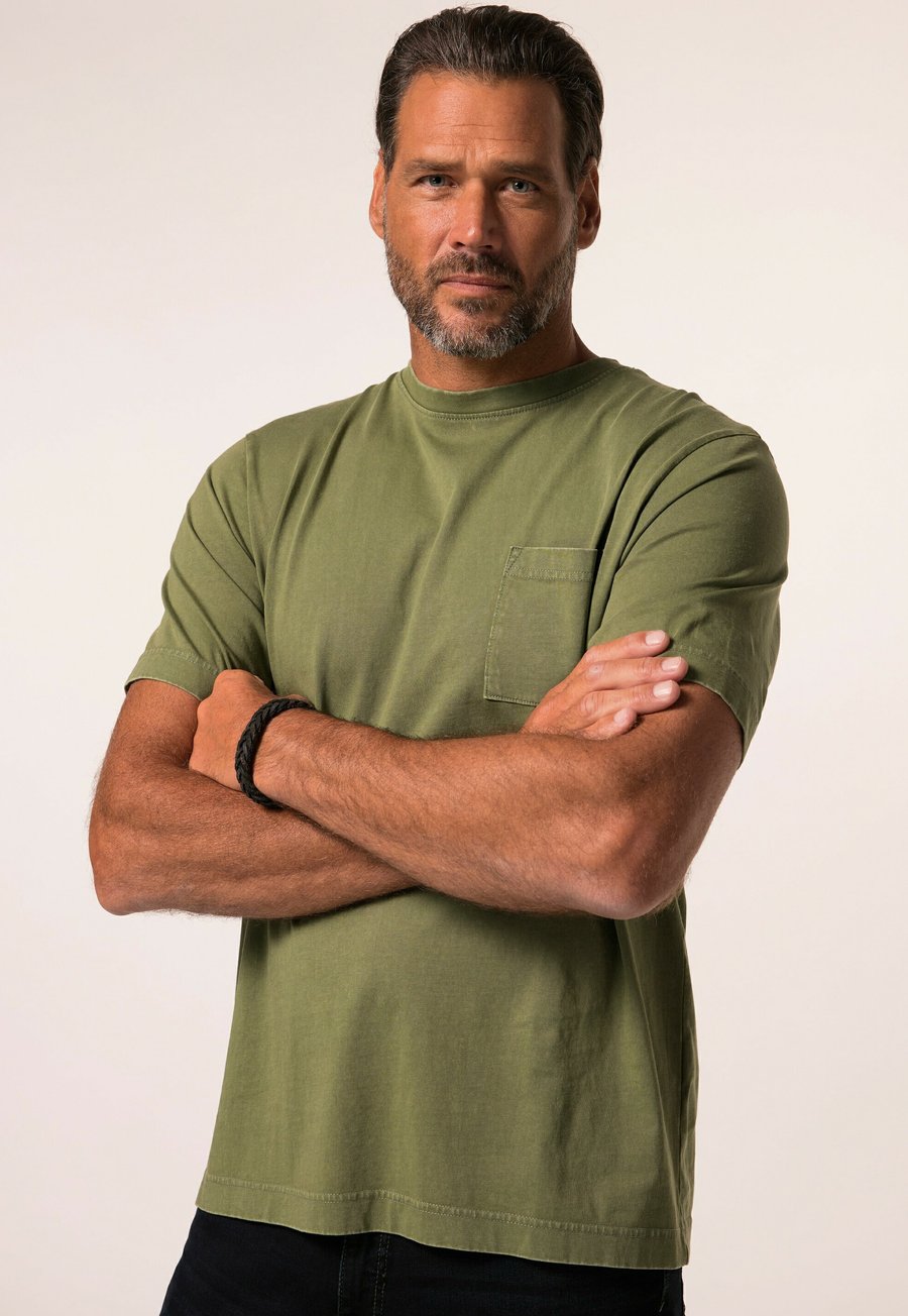 Футболка JP1880 Basic T-shirt, Khaki Green/Khaki, Зеленый, Футболка JP1880 Basic T-shirt, Khaki Green/Khaki
Футболка JP1880 Basic T-shirt, Khaki Green/Khaki, Зеленый, Футболка JP1880 Basic T-shirt, Khaki Green/Khaki