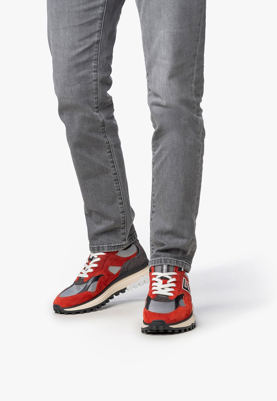 Кроссовки Floris van Bommel Trainers, Orange
Кроссовки Floris van Bommel Trainers, Orange
