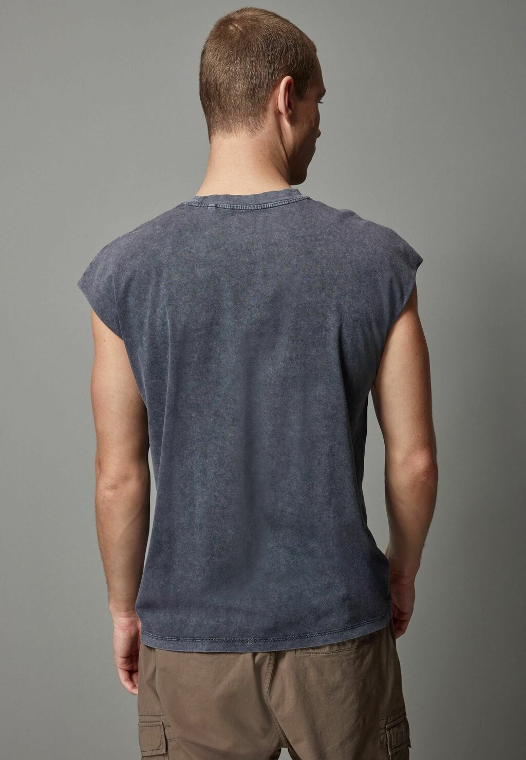 Топ CUT OFF REGULAR FIT Next, серый
Топ CUT OFF REGULAR FIT Next, серый