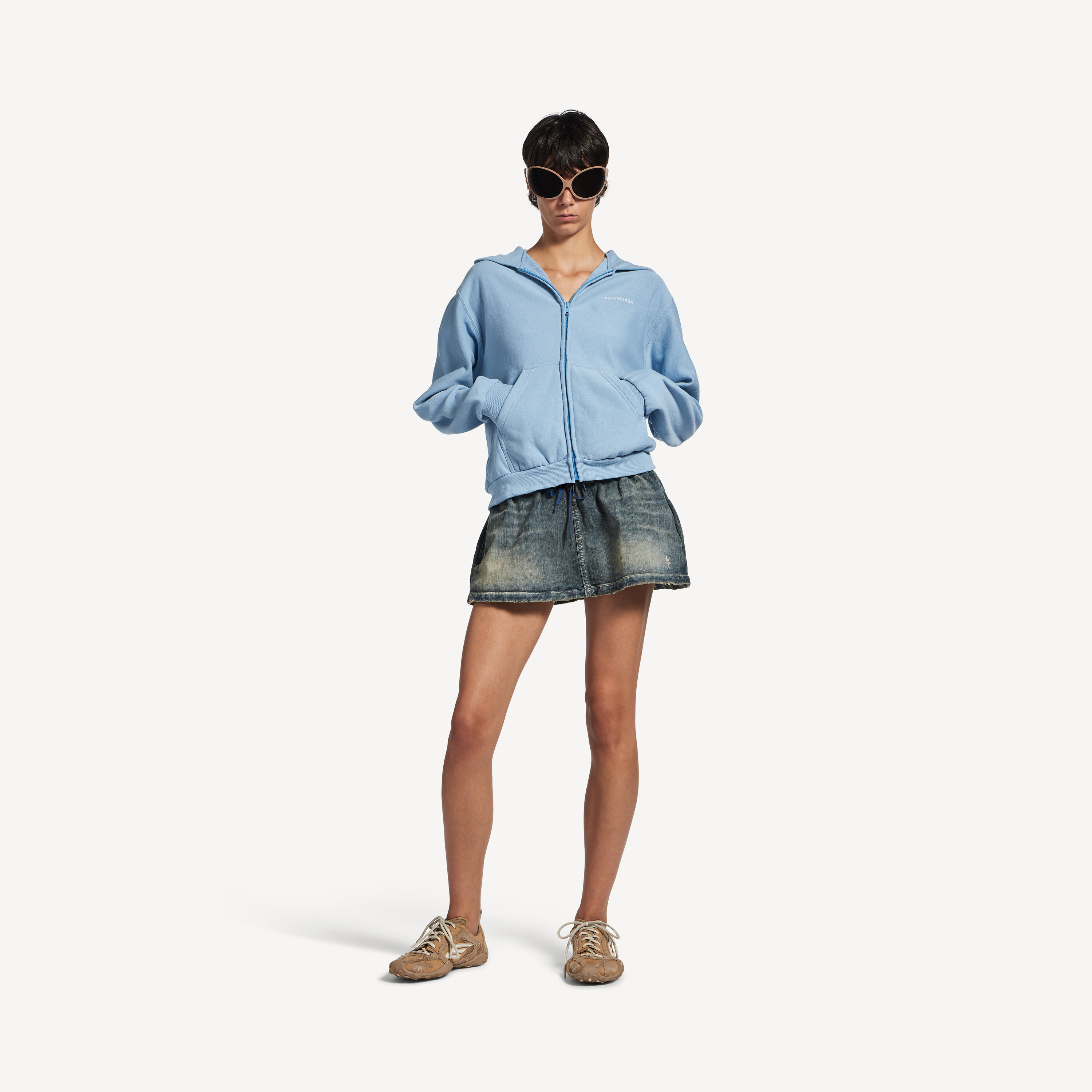 Женское худи balenciaga на молнии сзади стандартного кроя, светло-голубое/белое BALENCIAGA, светло-голубой/белый
Женское худи balenciaga на молнии сзади стандартного кроя, светло-голубое/белое BALENCIAGA, светло-голубой/белый