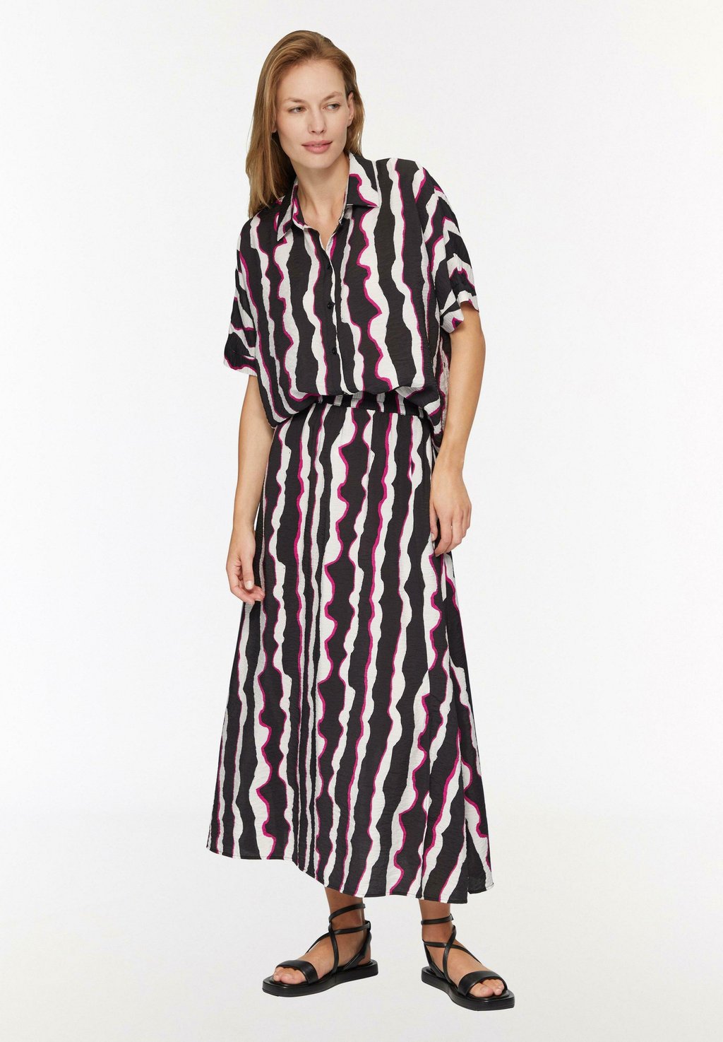 Блузка на пуговицах STRUKTURIERTEM s.Oliver, черный
Блузка на пуговицах STRUKTURIERTEM s.Oliver, черный