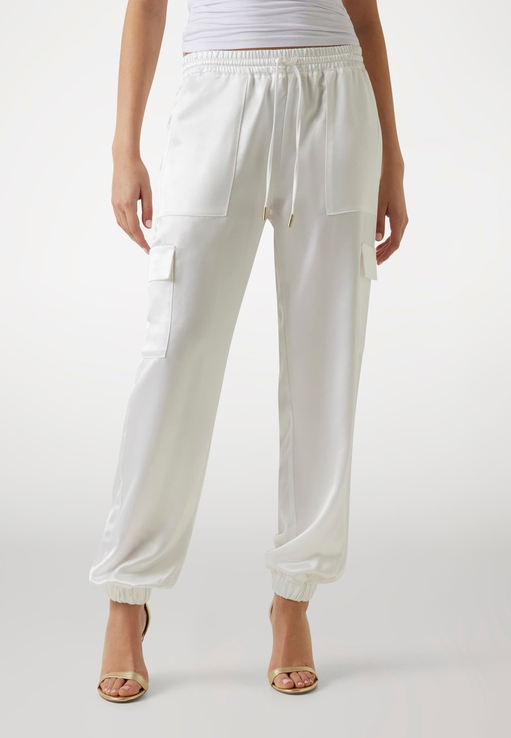 Брюки карго Guess, белый
Брюки карго Guess, белый