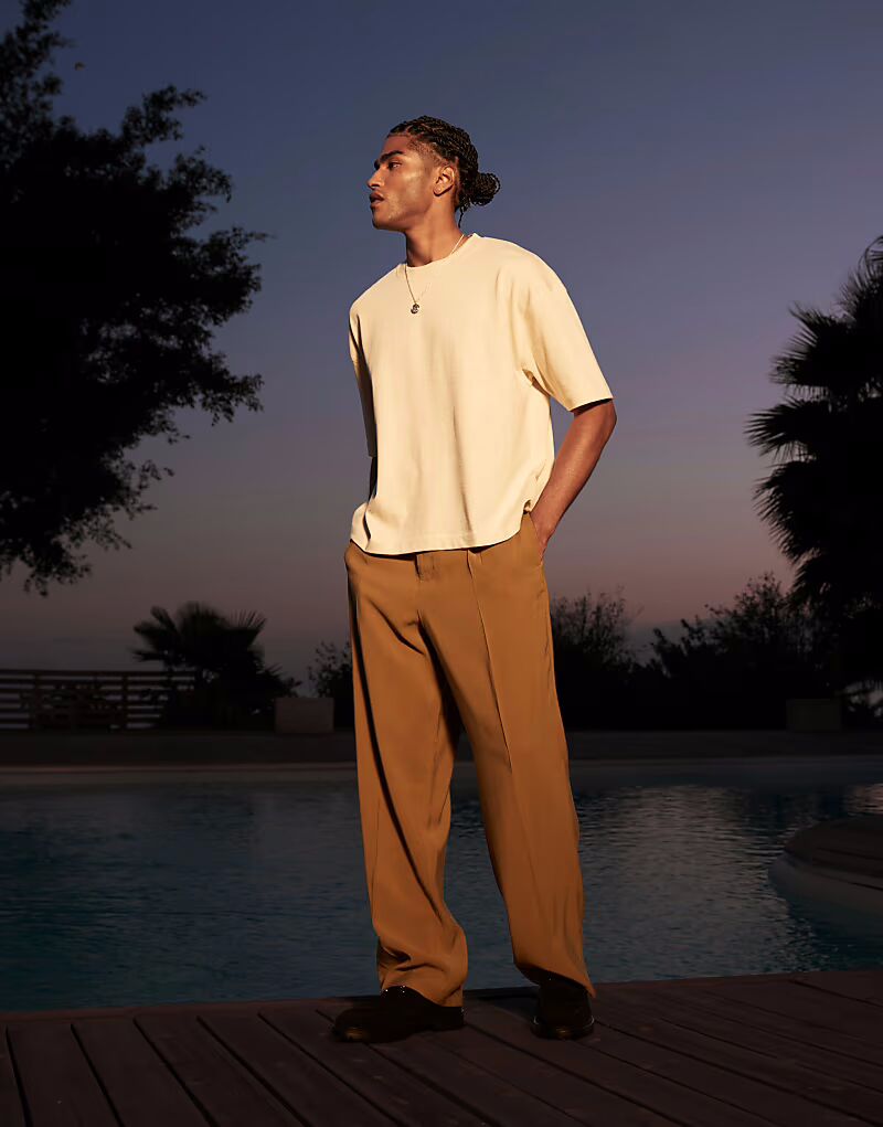 Элегантные широкие брюки ASOS DESIGN из бежевого твила со складками спереди
Элегантные широкие брюки ASOS DESIGN из бежевого твила со складками спереди