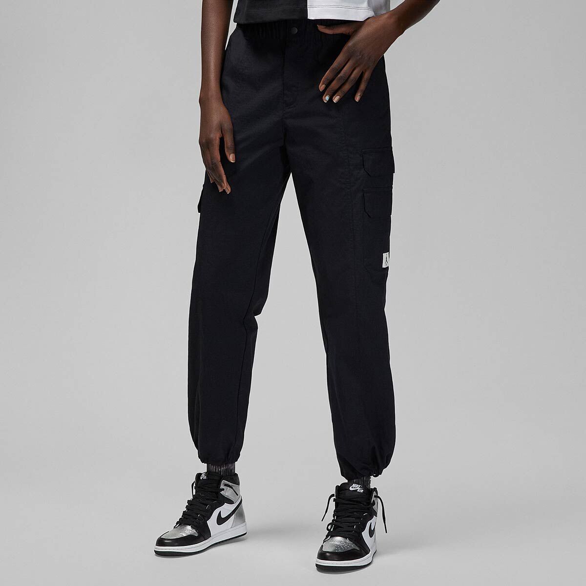 Брюки J CHICAGO PANT W Jordan, цвет Schwarz
Брюки J CHICAGO PANT W Jordan, цвет Schwarz
