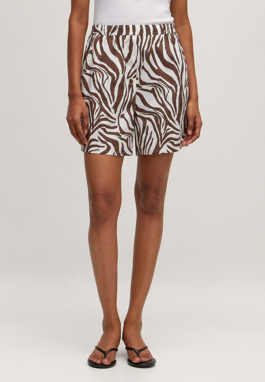 Шорты EDITED FREDERIEKE, Braun Weiß/Brown
Шорты EDITED FREDERIEKE, Braun Weiß/Brown