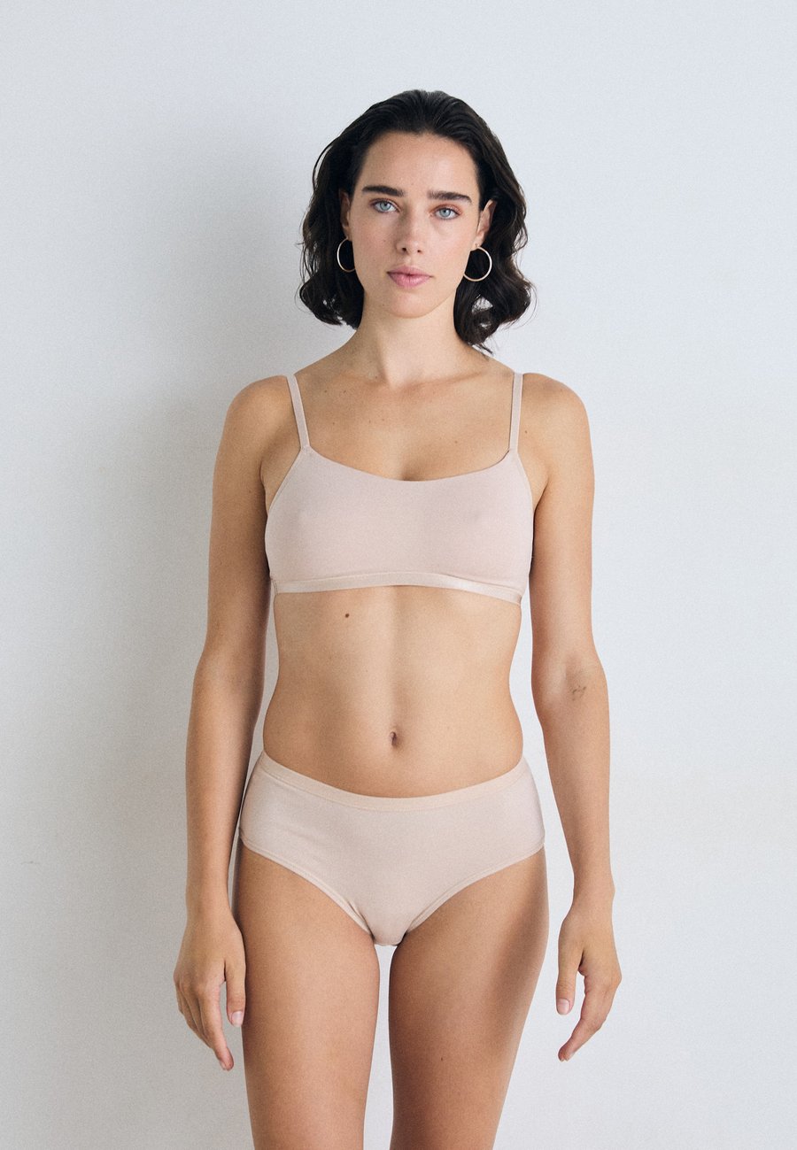 Брифы Sloggi GO DAILY MIDI 3 PACK, New Beige/Beige
Брифы Sloggi GO DAILY MIDI 3 PACK, New Beige/Beige