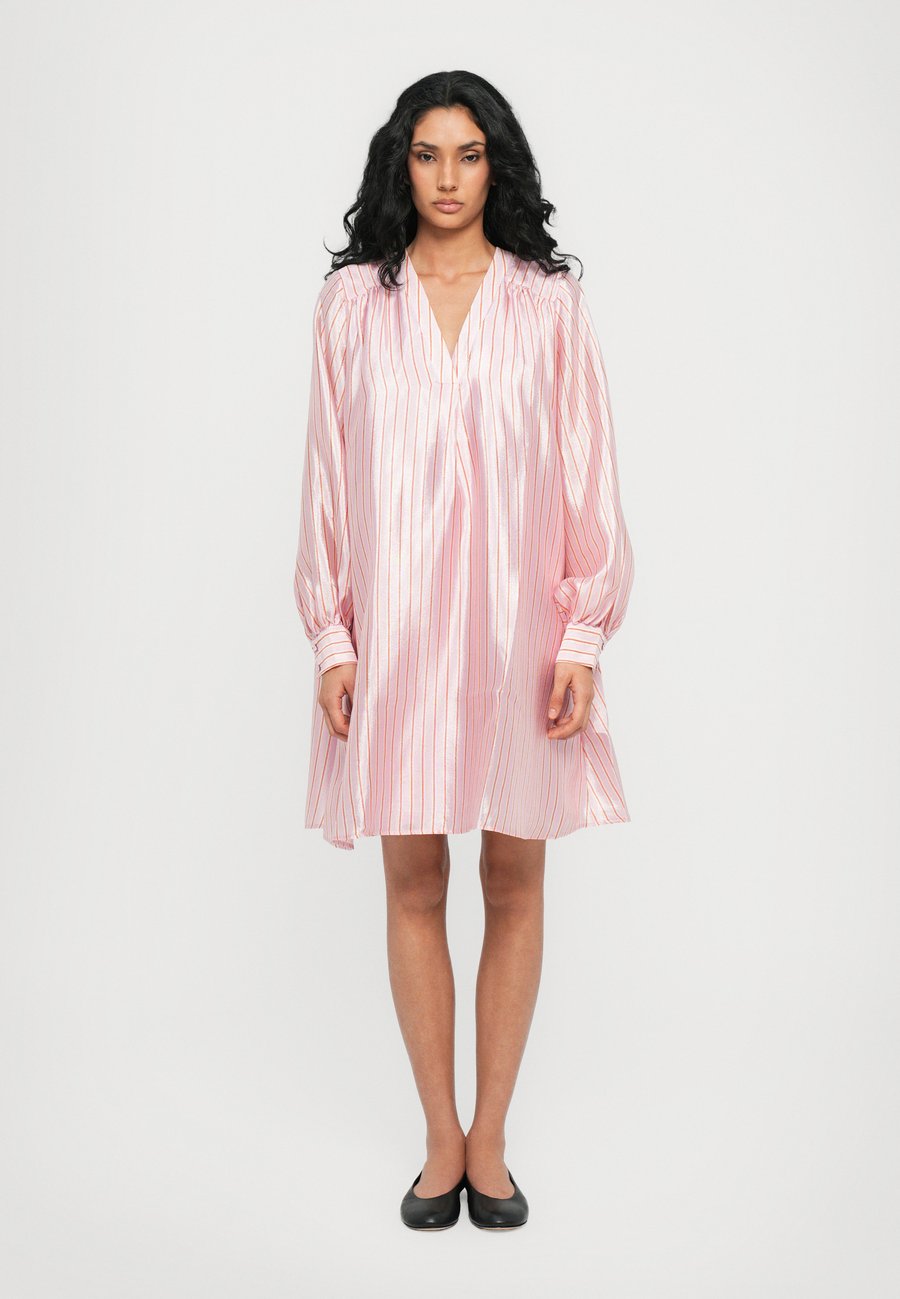 Платье Stine Goya Day dress, Rose/Pink
Платье Stine Goya Day dress, Rose/Pink