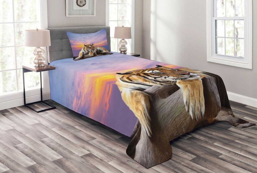 Комплект покрывала ABAKUHAUS Safari, Tiger Colorful Sunset, комплект с моющимися наволочками, для односпальных кроватей 170 x 220 см, лавандово-горчичный
Комплект покрывала ABAKUHAUS Safari, Tiger Colorful Sunset, комплект с моющимися наволочками, для односпальных кроватей 170 x 220 см, лавандово-горчичный
