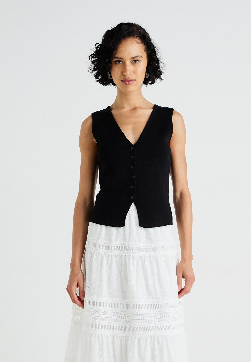 Жилет Gina Tricot, черный
Жилет Gina Tricot, черный