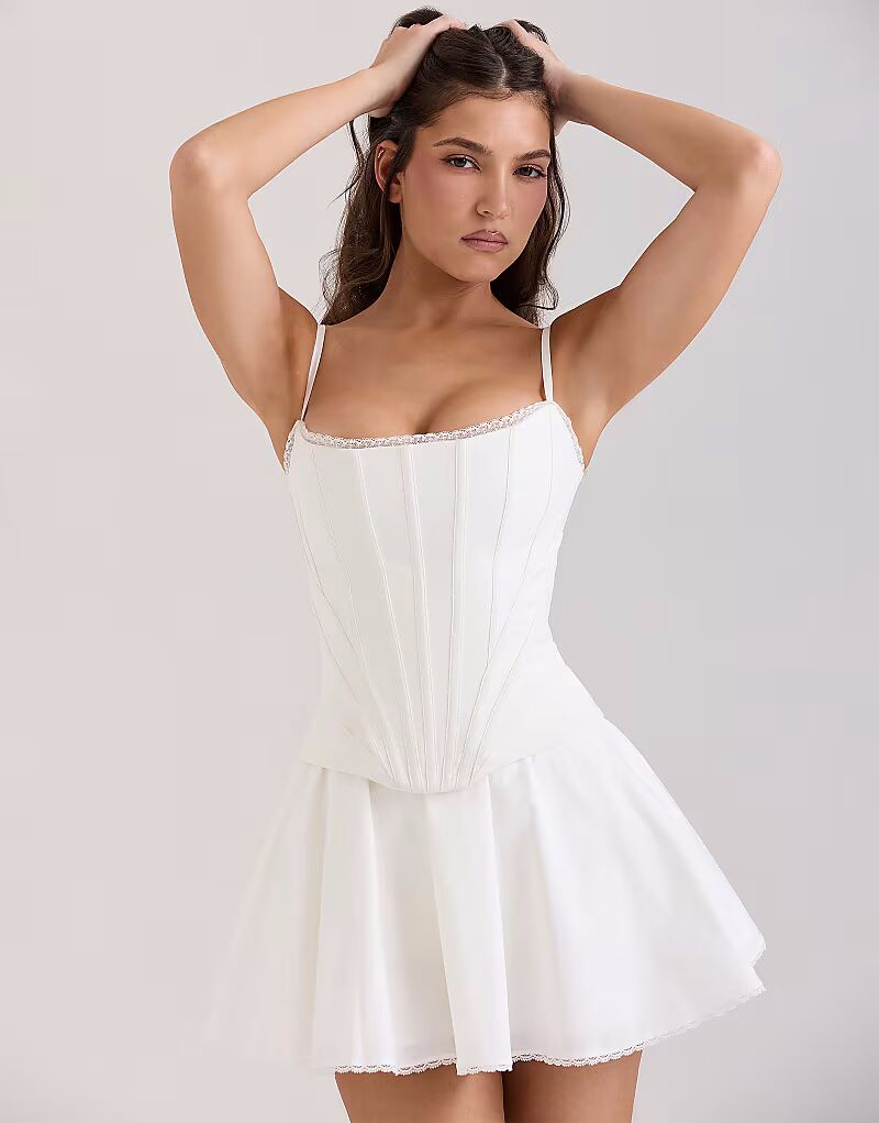 Мини-юбка-шорты House of CB Celia из хлопка белого цвета
Мини-юбка-шорты House of CB Celia из хлопка белого цвета