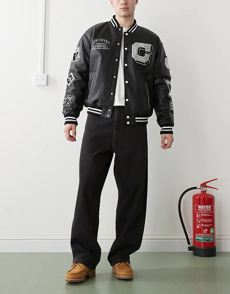 Джинсы Kobe baggy fit черного цвета с эффектом потертости Dr Denim
Джинсы Kobe baggy fit черного цвета с эффектом потертости Dr Denim