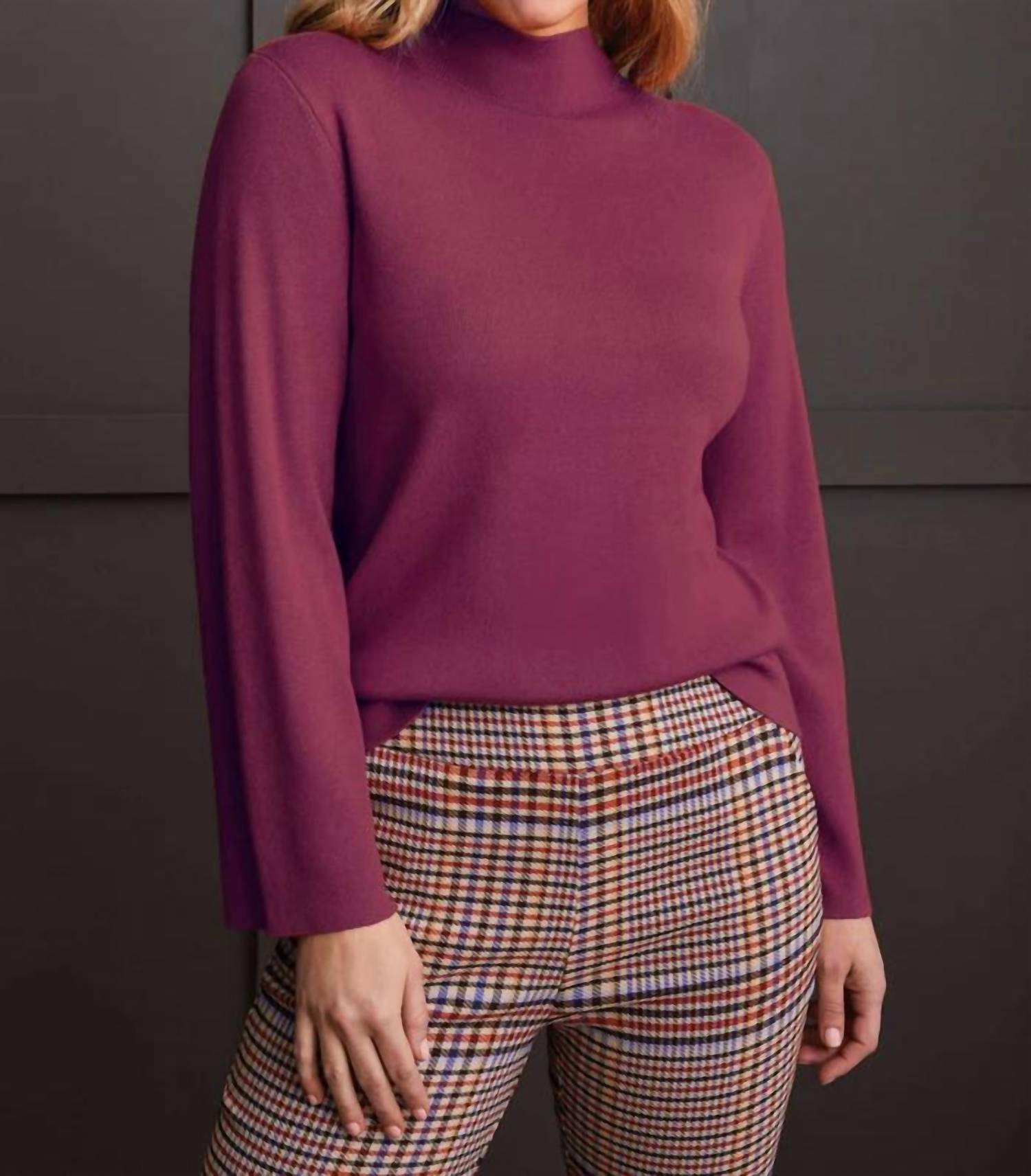 Свитер с длинными рукавами и воротником-стойкой цвета бордо TRIBAL
Свитер с длинными рукавами и воротником-стойкой цвета бордо TRIBAL