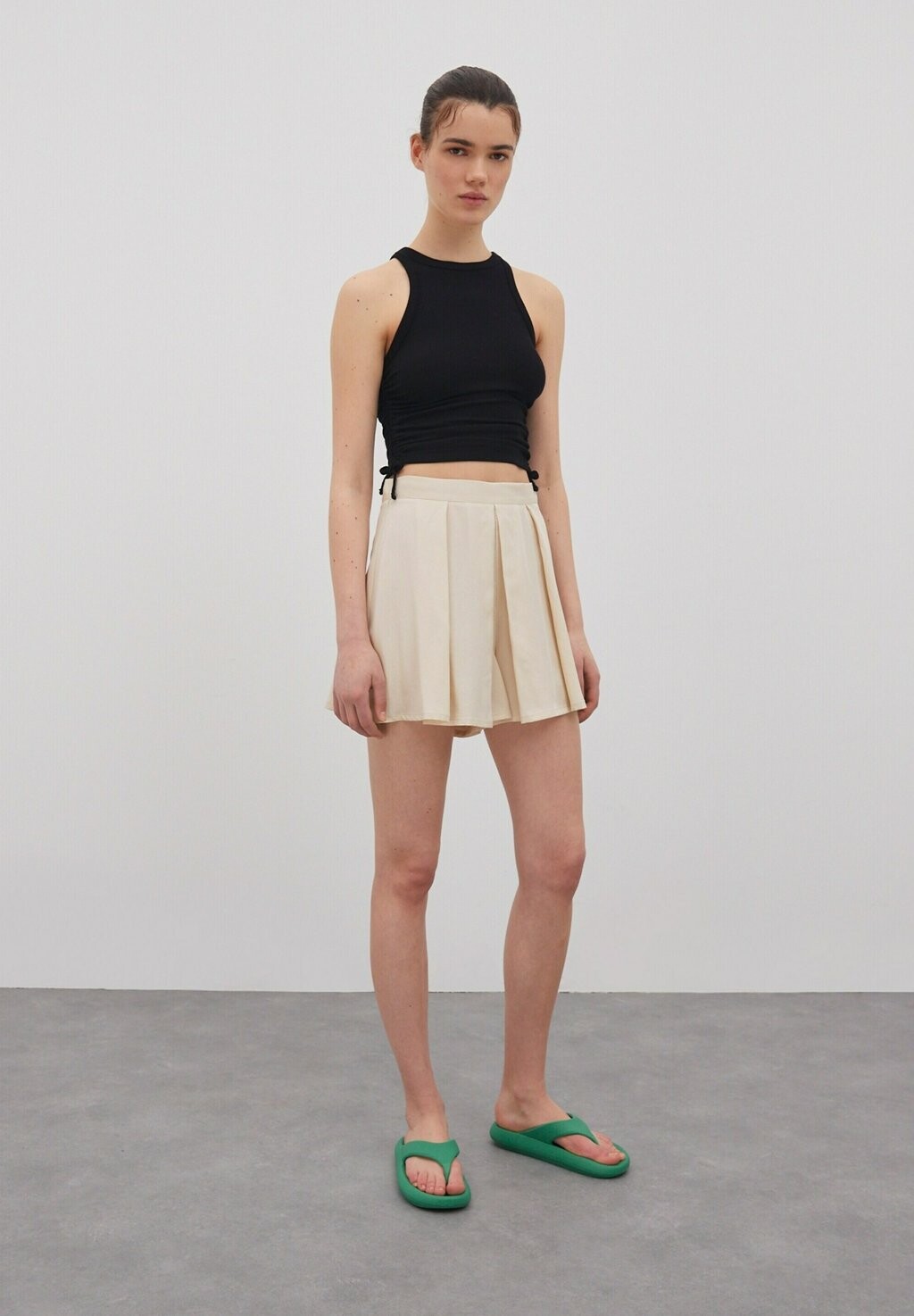 Шорты DARI EDITED, бежевый
Шорты DARI EDITED, бежевый