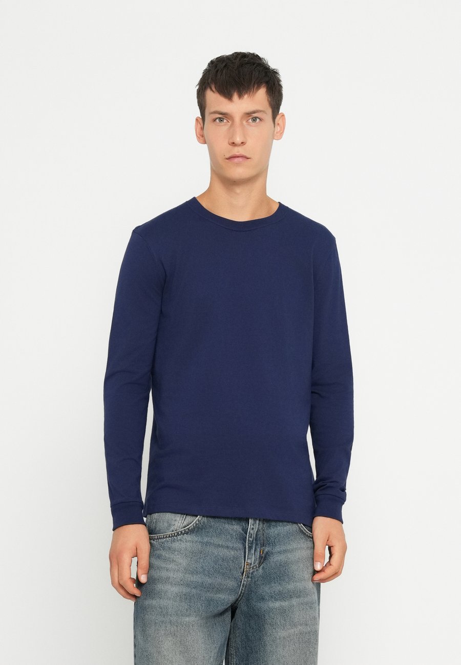 Топ GAP EVERYDAY SOFT CREW SOLIF, New Navy/Dark Blue
Топ GAP EVERYDAY SOFT CREW SOLIF, New Navy/Dark Blue