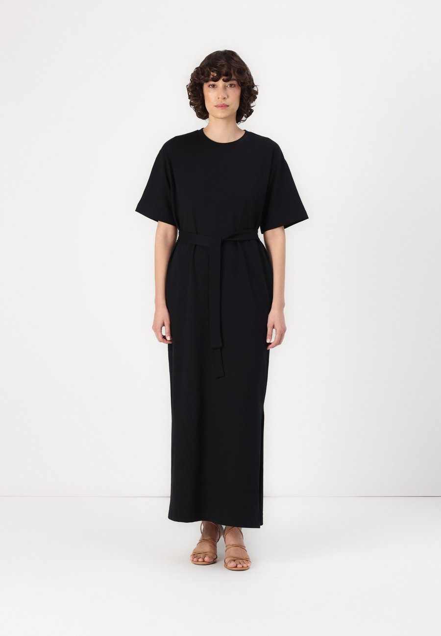 Платье Selected Femme SLFESSENTIAL POCKET ANKLE, Black
Платье Selected Femme SLFESSENTIAL POCKET ANKLE, Black