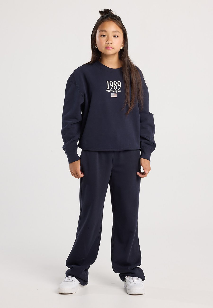 Толстовка America Today SADIE JR, Midnight/Dark Blue
Толстовка America Today SADIE JR, Midnight/Dark Blue