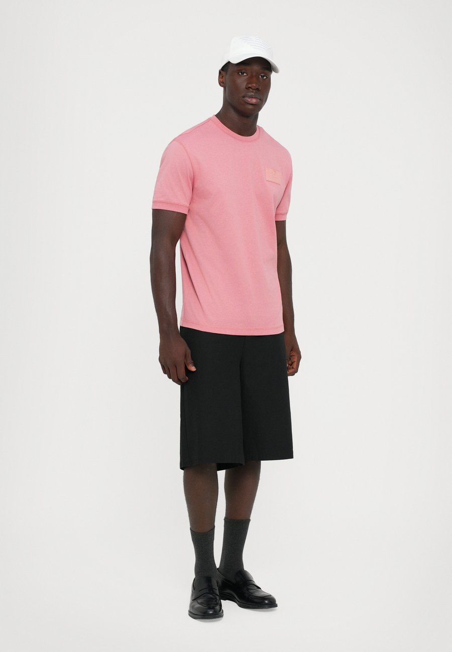 Футболка EA7 Emporio Armani TRAIN CORE TEE UNISEX, Dusty Rose/Pink
Футболка EA7 Emporio Armani TRAIN CORE TEE UNISEX, Dusty Rose/Pink
