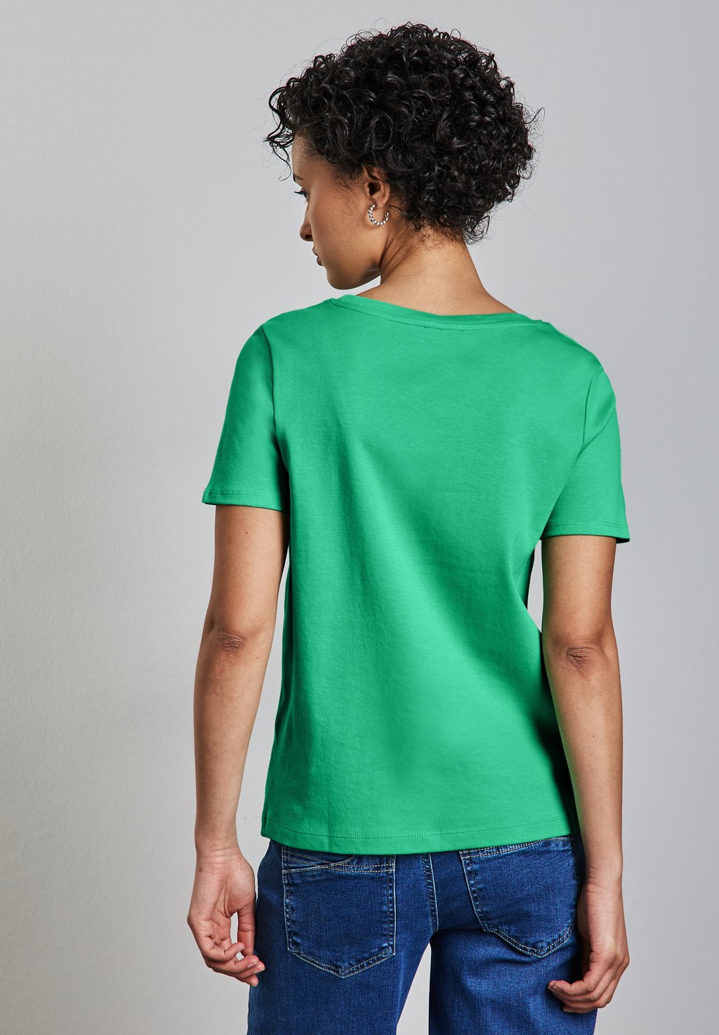Базовая футболка Street One, зеленый
Базовая футболка Street One, зеленый