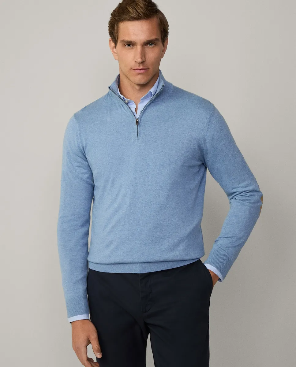 Мужской свитер с высоким воротом и заплатками на локтях Hackett, голубой
Мужской свитер с высоким воротом и заплатками на локтях Hackett, голубой