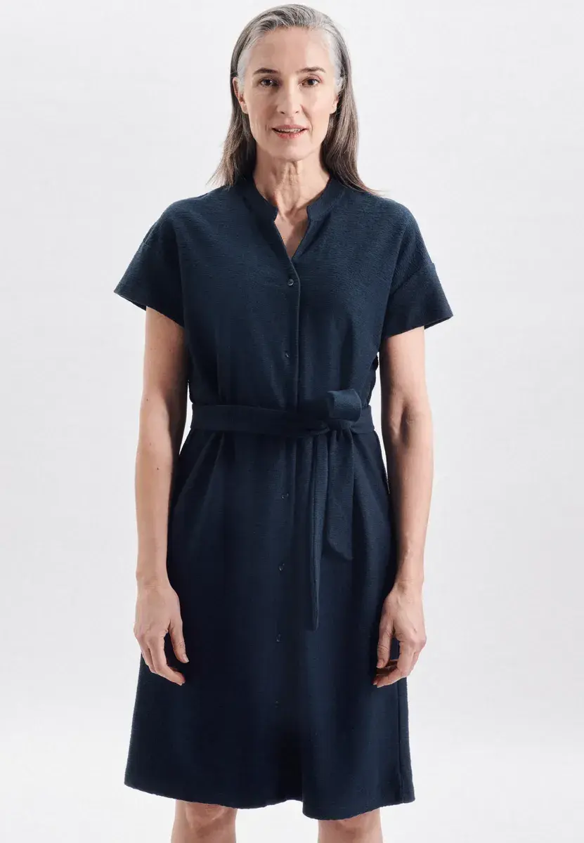 Seidensticker летнее платье "Black Rose", с короткими рукавами и круглым вырезом, однотонное, синий
Seidensticker летнее платье "Black Rose", с короткими рукавами и круглым вырезом, однотонное, синий