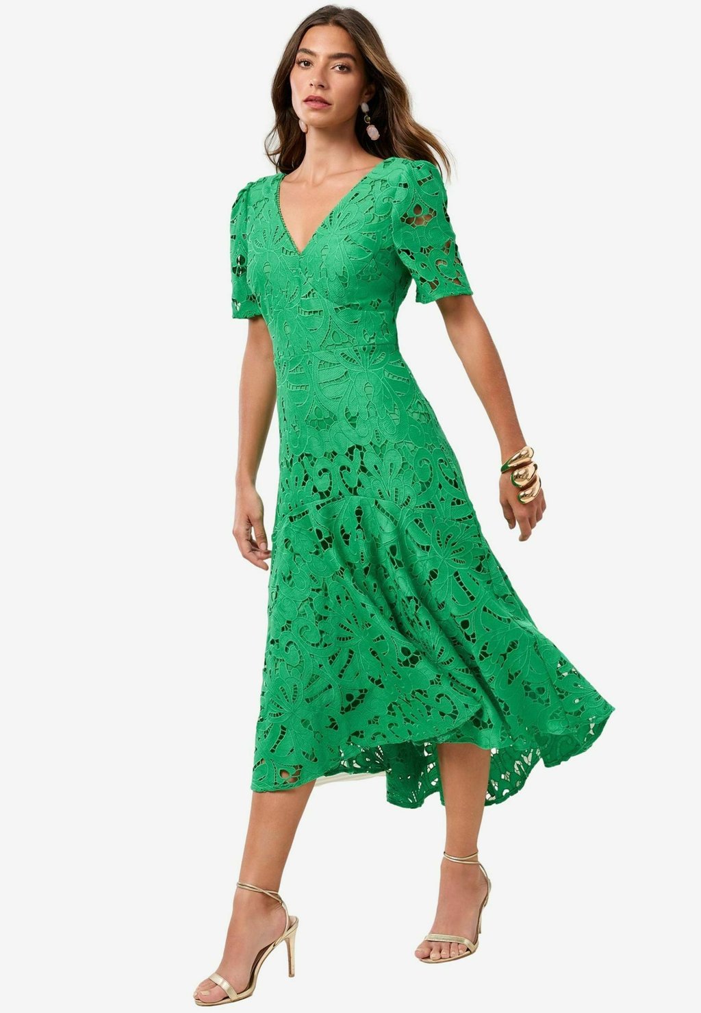 Коктейльное платье / Вечернее платье REGULAR FIT BRODERIE SHORT SLEEVE V-NECK LOW MIDI Lipsy, зеленый 
Коктейльное платье / Вечернее платье REGULAR FIT BRODERIE SHORT SLEEVE V-NECK LOW MIDI Lipsy, зеленый