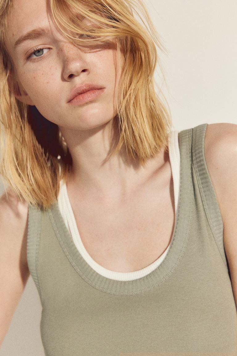 Майка H&M, хаки
Майка H&M, хаки