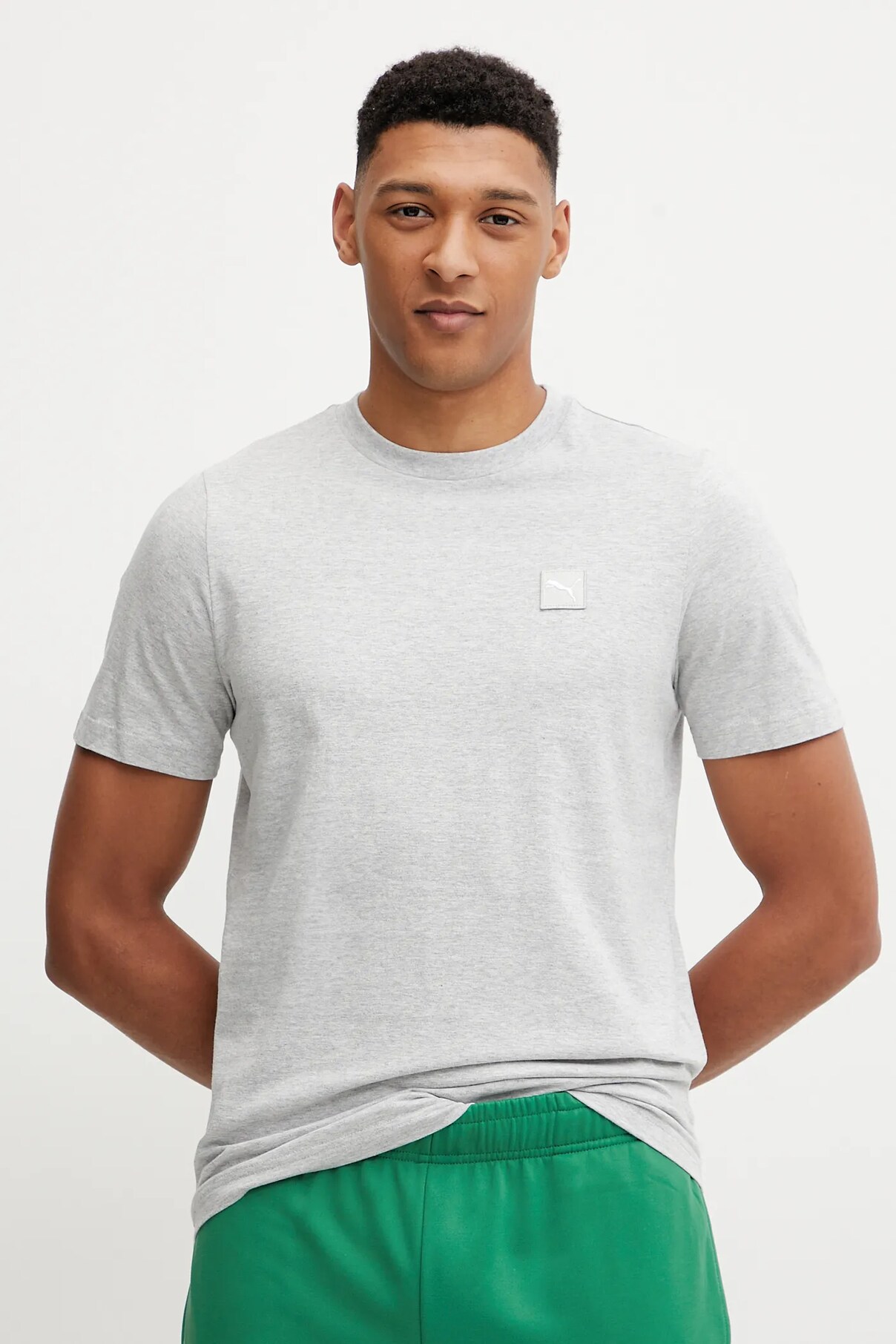 Футболка ESS ELEVATED из хлопка Puma, серый 
Футболка ESS ELEVATED из хлопка Puma, серый