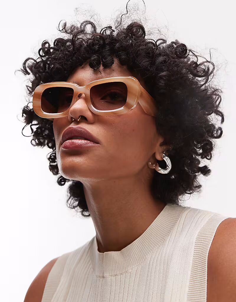 Солнцезащитные очки Topshop Athens прямоугольной формы коричневого цвета 
Солнцезащитные очки Topshop Athens прямоугольной формы коричневого цвета